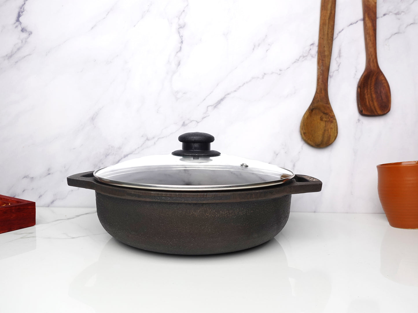 Kadai Cast Iron - Grinded Shallow - With Lid .